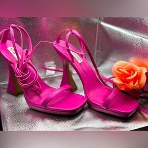Steve Madden, Lafayette sandal, pink fuchsia.